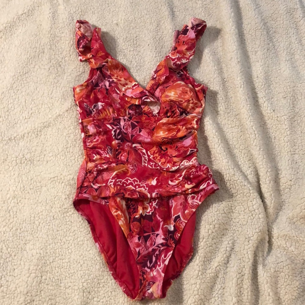 One piece swim suit